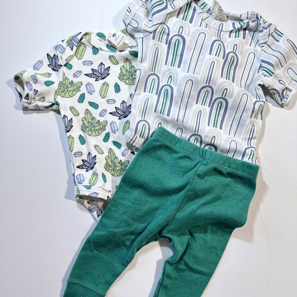 2 KATE QUINN onesies w/leggings gender neutral rainbow